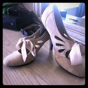 Heels with Bow